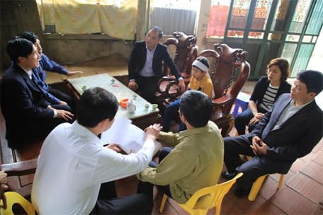 Quỹ BTTEVN thăm và tặng hỗ trợ gia đình em Đào Anh Tú