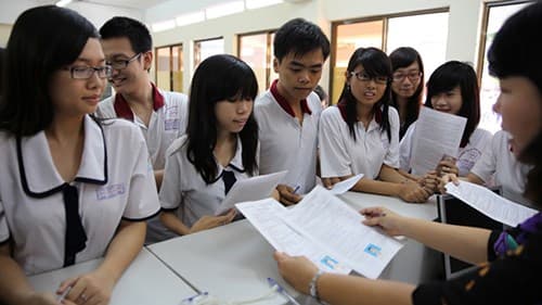 Bắt đầu nhận hồ sơ đăng ký thi trung học phổ thông quốc gia trên toàn quốc