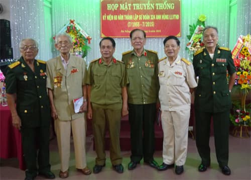 Bán nửa căn nhà để làm từ thiện