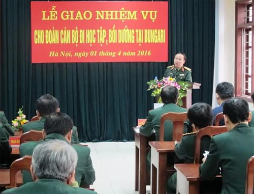 Giao nhiệm vụ cho Đoàn cán bộ quân sự cấp cao đi học tập, bồi dưỡng tại Bulgaria
