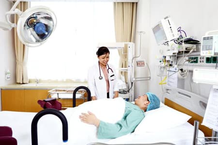 Không để người bệnh phải nằm ghép quá 48 giờ kể từ khi nhập viện
