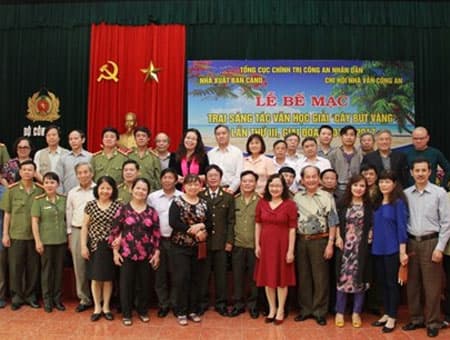 Bế mạc Trại sáng tác văn học "Cây bút vàng" lần thứ III-2016