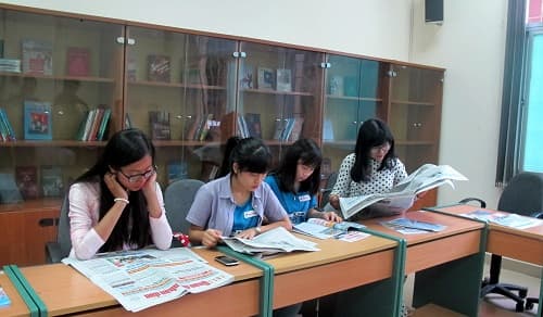Để sinh viên vững vàng trước “bão” thông tin