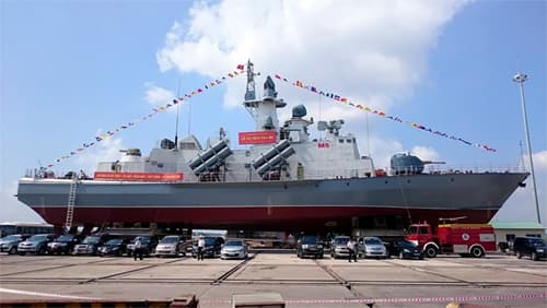 Tiếp tục hạ thủy thành công cặp tàu “Tia chớp” M5 và M6