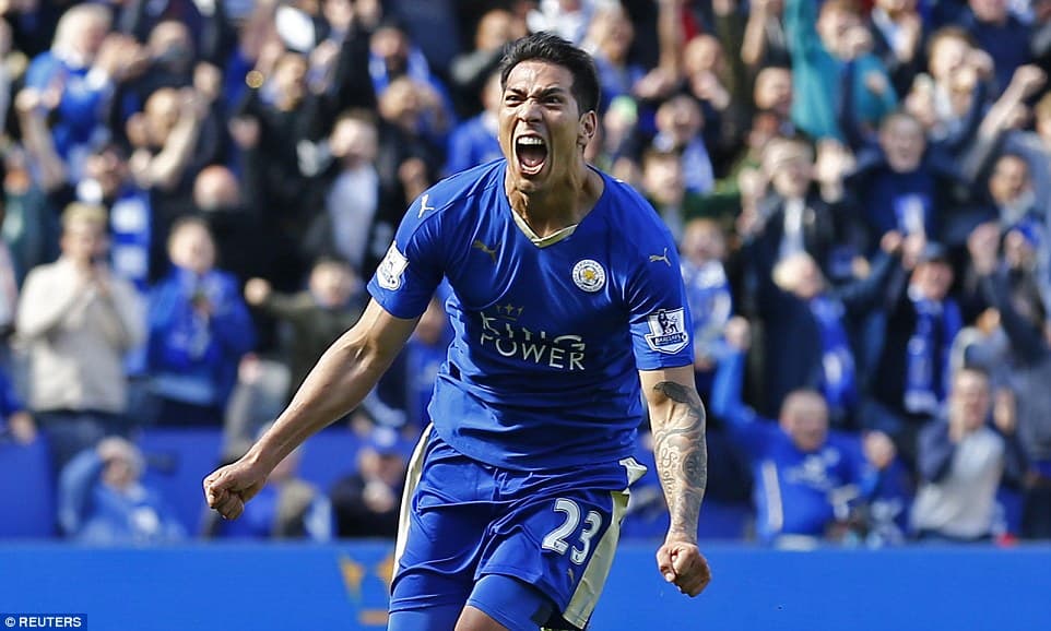 Đá với 10 người, Leicester nhọc nhằn giành 1 điểm