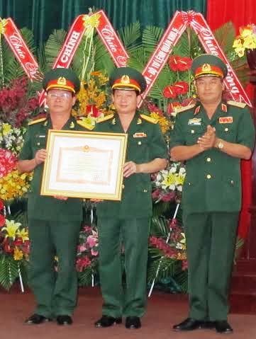 Công ty TNHH MTV Cà phê 15 (Quân khu 5) đón nhận Bằng khen của Thủ tướng Chính phủ