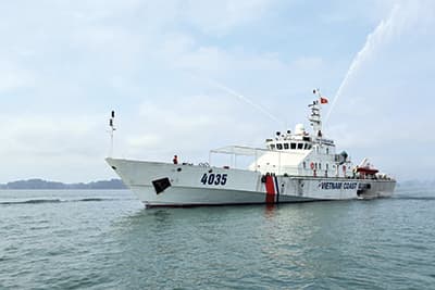 Công ty đóng tàu Hồng Hà-Điểm tựa cho người lính và ngư dân bám biển