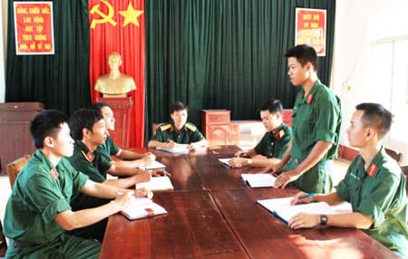 Bài 2: Phát huy dân chủ, tập trung trí tuệ