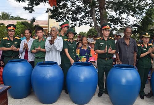 “Xung kích, tình nguyện, giúp dân vùng hạn mặn”