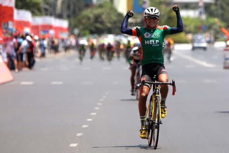 Tay đua Nguyễn Minh Luận về nhất