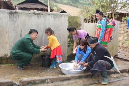 Về Nà Cang giúp dân xóa nghèo
