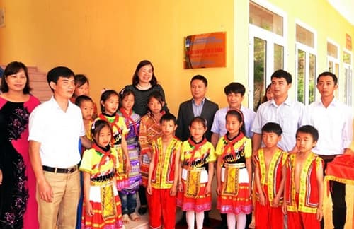 PV GAS thực hiện Chương trình Vì đàn em thân yêu tại Lào Cai