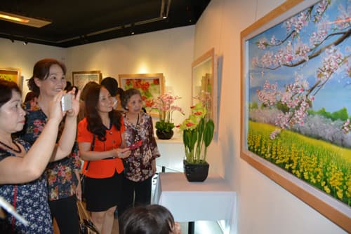 Khai mạc triển lãm "Tranh hoa đất Việt-Hàn"