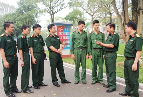 Khuyến khích quân nhân ứng xử đúng mực trên không gian mạng