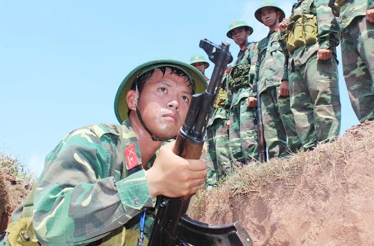 Chiến sĩ mới đảo Phú Qúy quyết giành "bông hoa điểm giỏi"