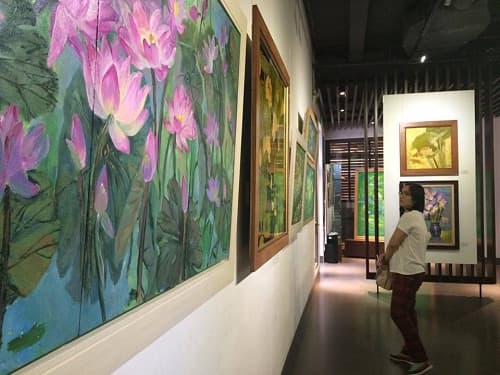 Trưng bày 42 tác phẩm tôn vinh vẻ đẹp hoa Sen