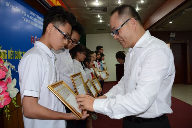 26 học sinh Hà Nội đạt giải cuộc thi viết thư quốc tế UPU lần thứ 45 được khen thưởng