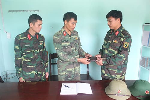 Không tham của rơi