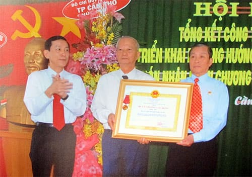 Người “tiếp lửa” phong trào dân vận khéo