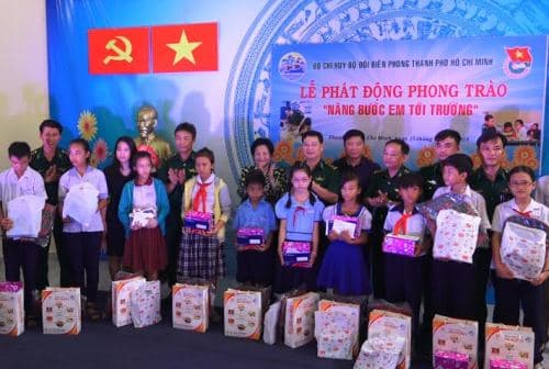 Bộ đội Biên phòng TP Hồ Chí Minh: Nhận đỡ đầu 50 học sinh hoàn cảnh khó khăn