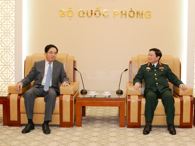Đại tướng Ngô Xuân Lịch tiếp Đại sứ Trung Quốc, In-đô-nê-xi-a, Pháp và Hoa Kỳ