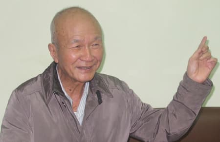Cứu Tư lệnh thoát vòng vây địch