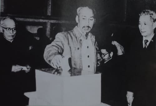 Chuyện Bác Hồ ứng cử và bầu cử