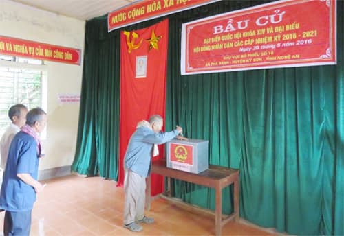 Huyện biên giới Kỳ Sơn hoàn thành công tác bầu cử sớm