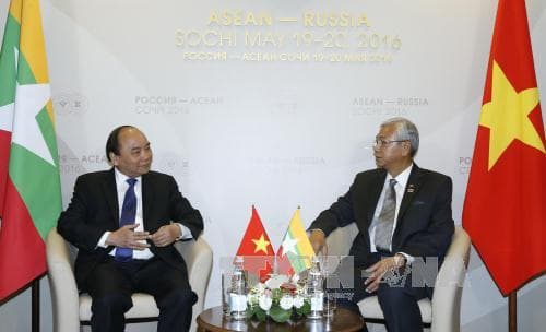 Thủ tướng Chính phủ Nguyễn Xuân Phúc tiếp xúc song phương bên lề Hội nghị Cấp cao ASEAN – Nga