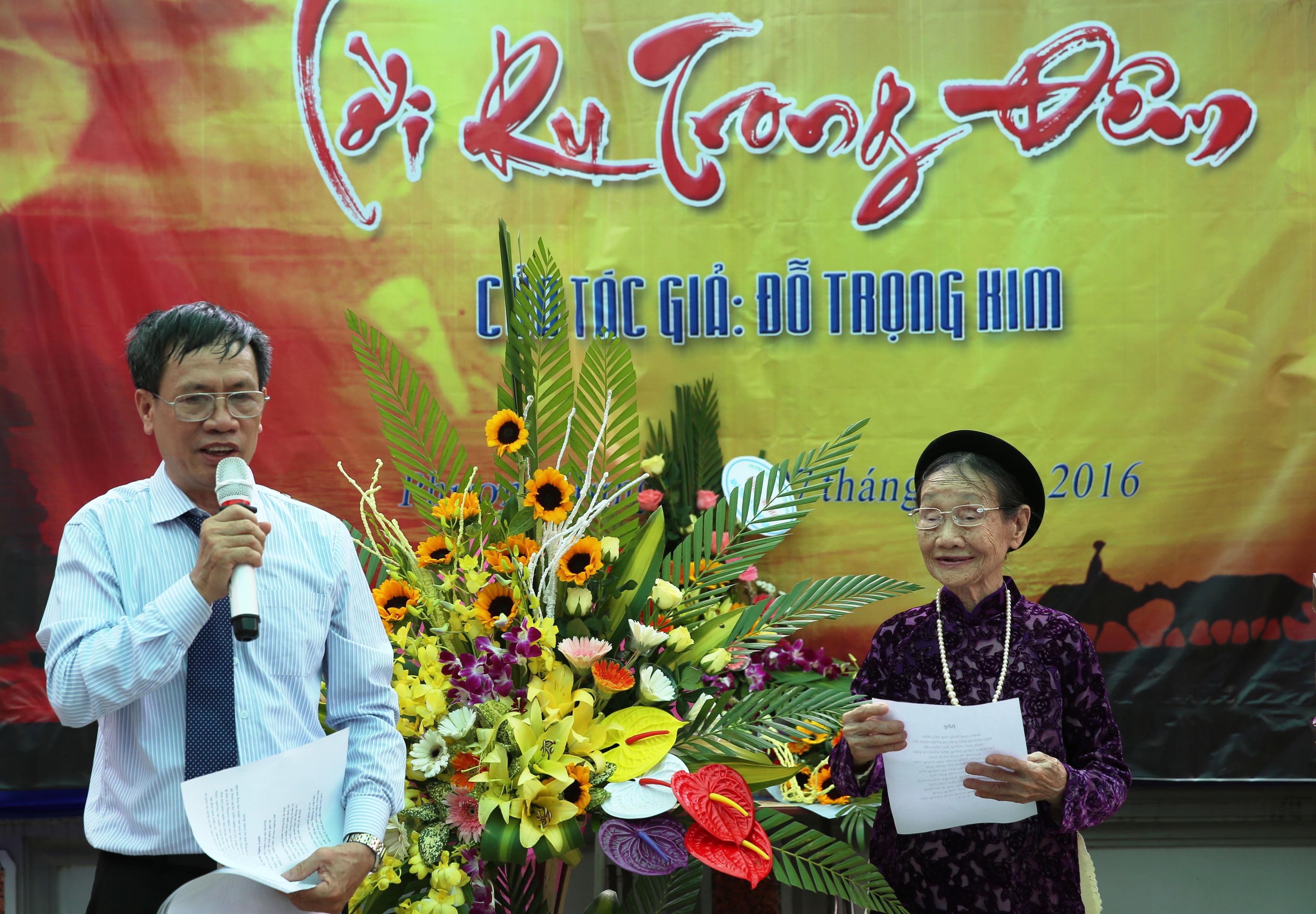 Trĩu nặng tình quê