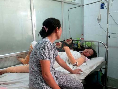 Cô sinh viên nghèo dừng ước mơ vì bỏng nặng