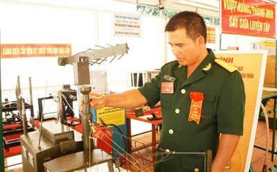 Người trợ lý dân quân mê sáng tạo