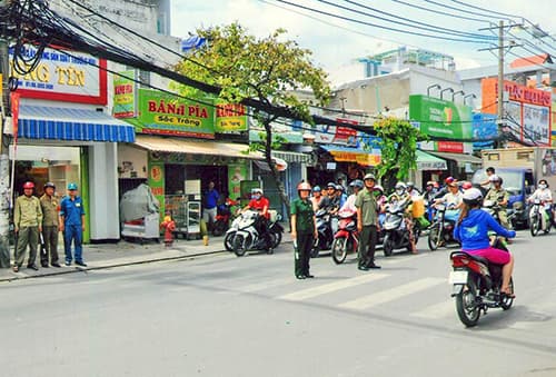 Cựu chiến binh chung tay xóa “điểm đen” giao thông