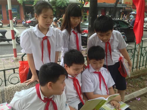 Lối nào cũng áp lực