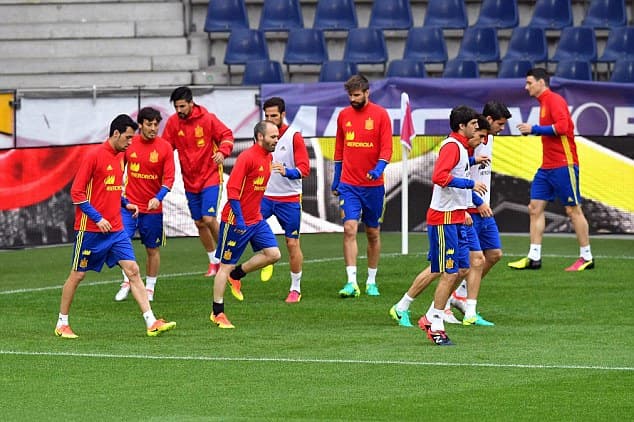 Đương kim vô địch Tây Ban Nha chốt danh sách cầu thủ dự EURO 2016