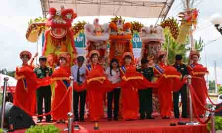 Khánh thành đưa vào sử dụng tòa nhà Viettel Gia Lai
