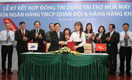 MB và Vietjet ký hợp đồng tín dụng mua máy bay Airbus A320
