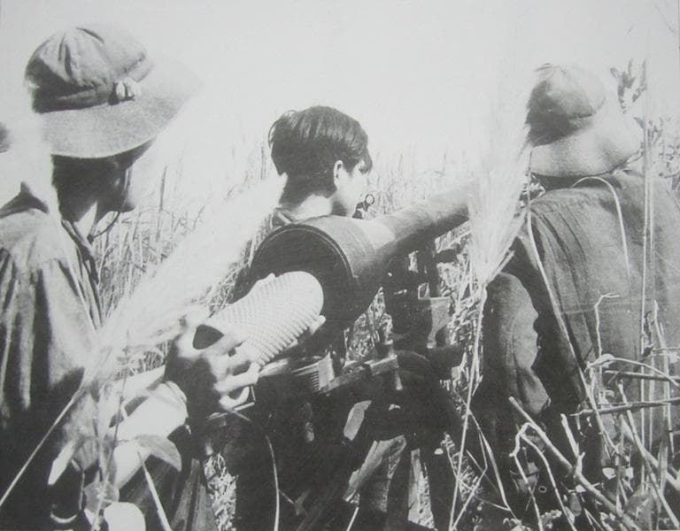 Kéo địch ra ngoài mà đánh