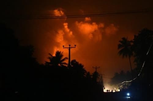 Sri Lanka: Kho đạn dược lớn phát nổ, hàng nghìn người phải bỏ chạy