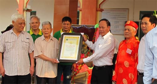 Tình đa và đất Phượng Đông