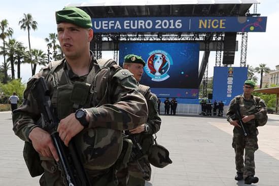 Pháp tiếp tục tăng cường an ninh trước thềm Euro 2016