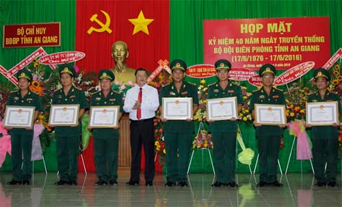 Họp mặt kỷ niệm 40 năm ngày truyền thống BĐBP An Giang