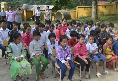 "Khoảng trống" sân chơi cho trẻ em vùng quê