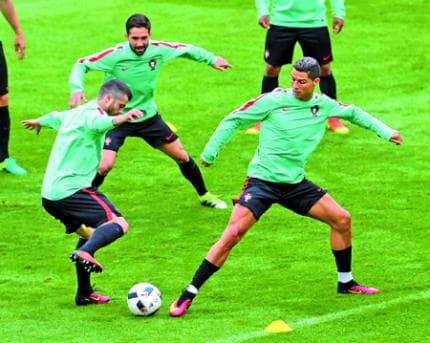 Người Bồ tiếp tục đặt cược vào Ronaldo