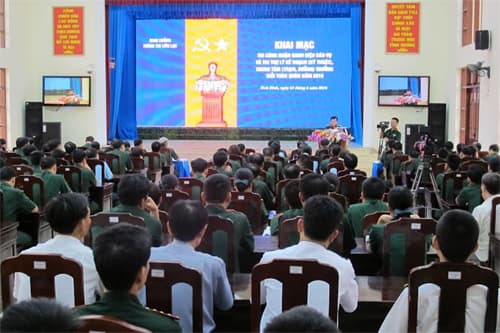 Khai mạc thi công nhận danh hiệu báo vụ và trợ lý kế hoạch, trung tâm (trạm, xưởng) trưởng giỏi toàn quân