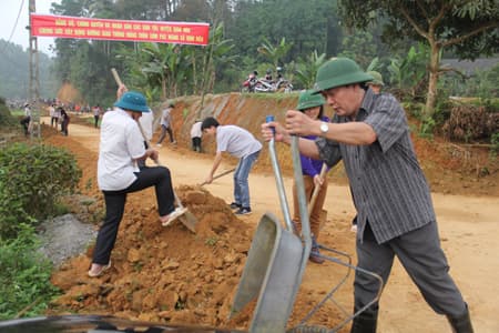 Tiếp nối truyền thống “Thủ đô kháng chiến", xây dựng quê hương Định Hóa mạnh giàu