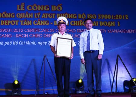 Áp dụng tiêu chuẩn quốc tế trong quản lý an toàn giao thông đường bộ