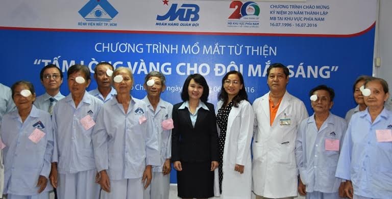 "Tấm lòng Vàng cho đôi mắt sáng"