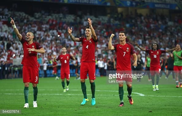 Thắng Ba Lan trong loạt sút penalty, Bồ Đào Nha vào bán kết Euro 2016