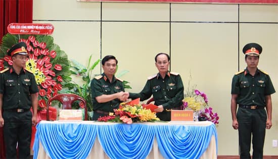 Bộ tư lệnh Thủ đô Hà Nội và Bộ tư lệnh Quân đoàn 4 tổ chức lễ kết nghĩa